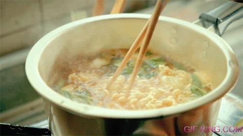 Ramen noodles gif...I'm so hungry